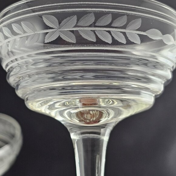 2 Imperial Glass-Ohio Etched Laurel Garland Champagne Coupes 5" glasses vintage - Picture 5 of 7